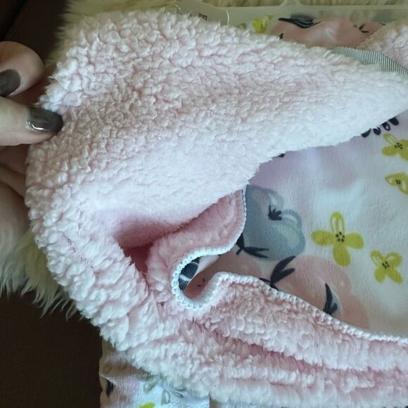 New! Floral Baby Blanket - Picture 5 of 6